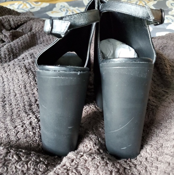 Women's Open-toe Heel - Picture 3 of 3